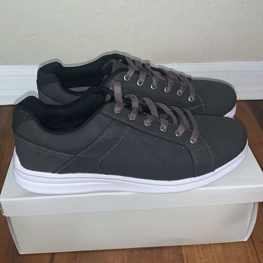 Perry Ellis / 11.5
